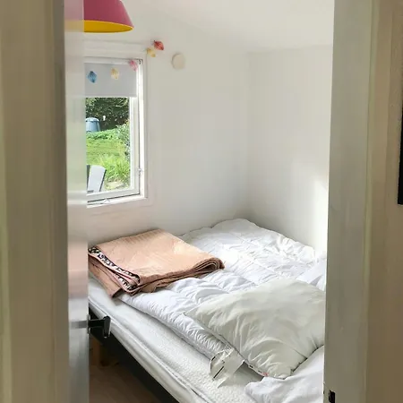 Vakantiehuis Peaceful Retreat By Water Perfect For Family
